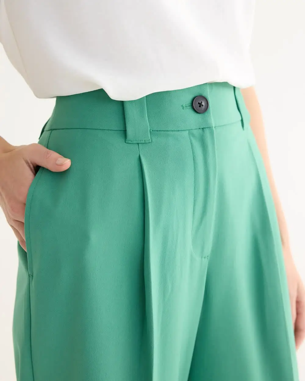 Collarless Open Blazer Elegance