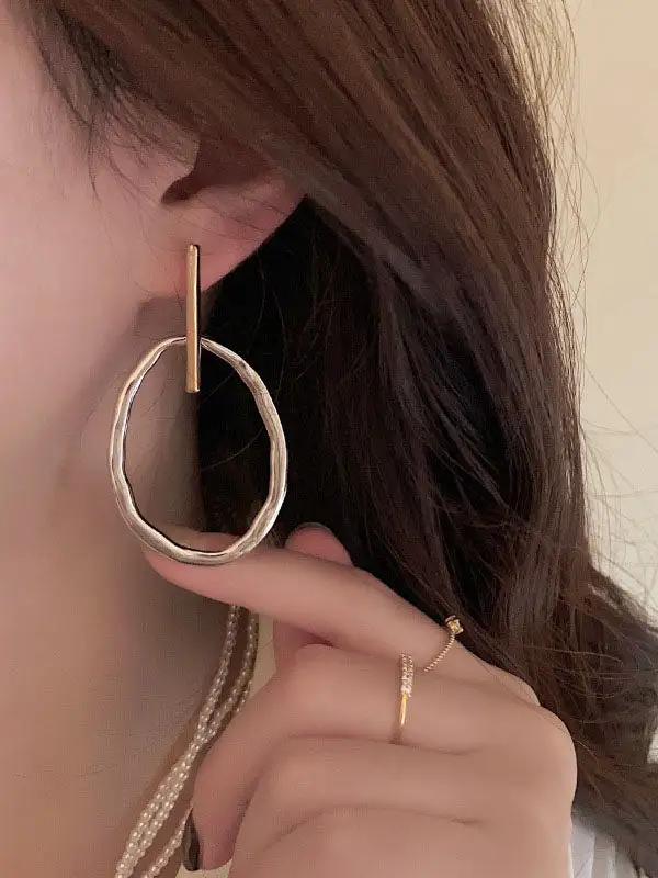 Curved Nature-Inspired Accent Earrings