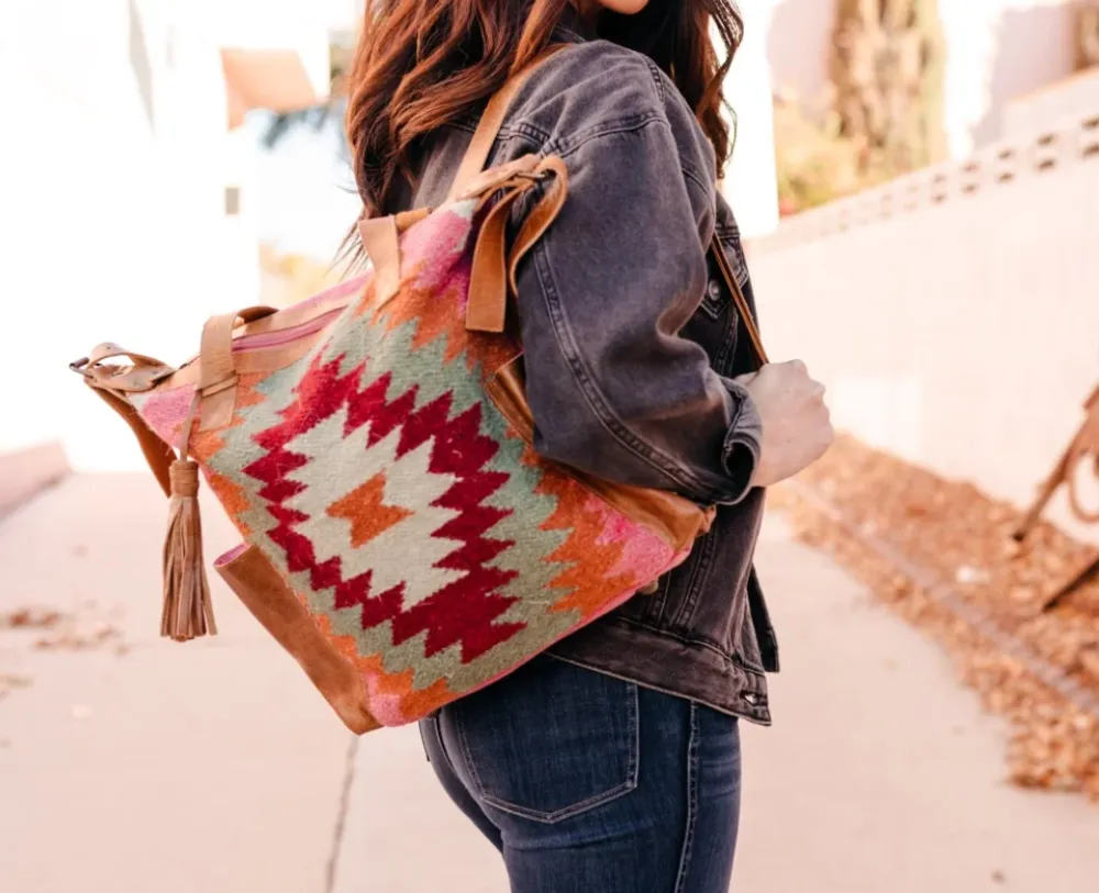 Playful Design Shoulder Bag