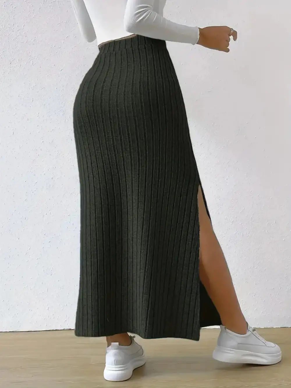 Gentle Classic Knit Skirt