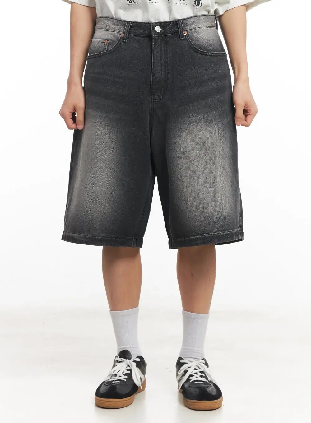 Men's Wide-Fit Washed Denim Shorts