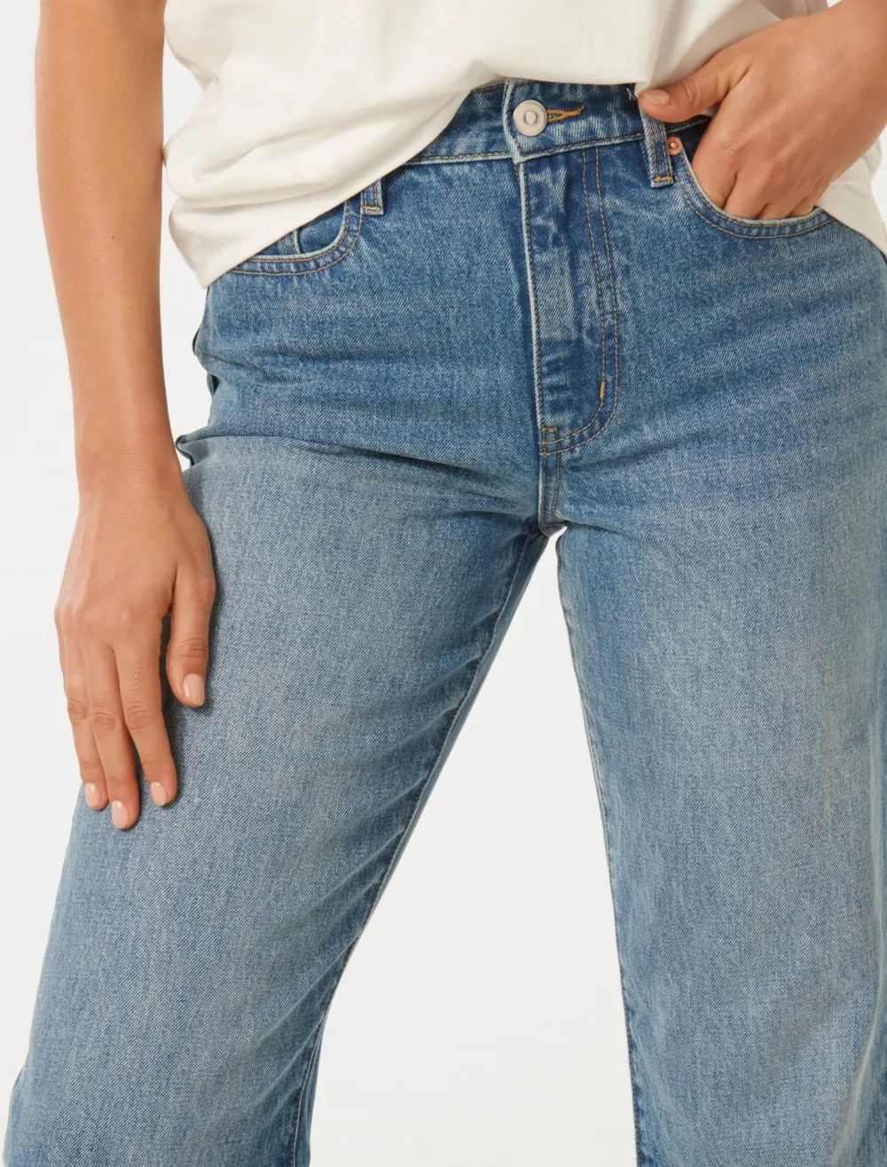 Ankle Straight Jeans