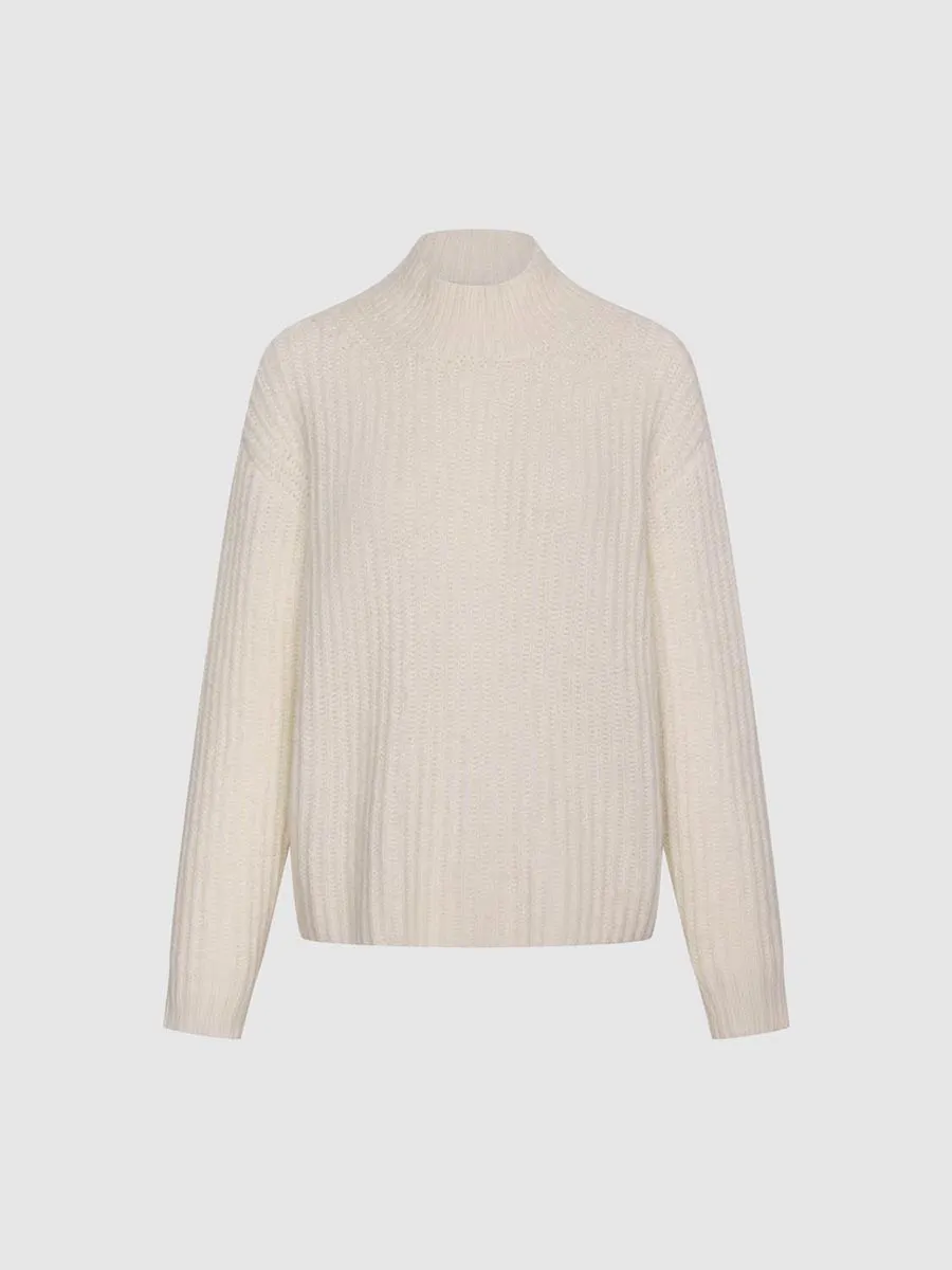 A White High-Neck Casual Knitted Sweater For Ladies