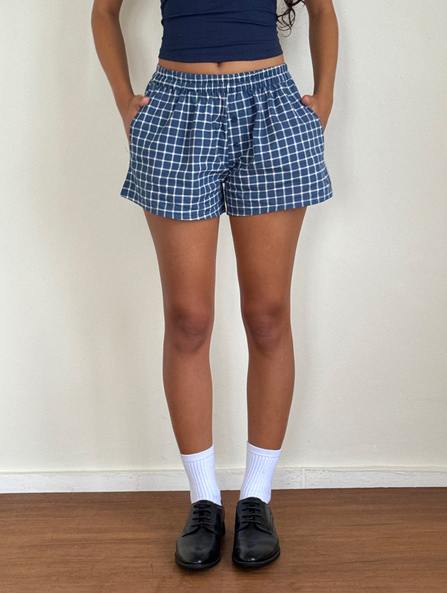 Short In Navy Tartan Poplin