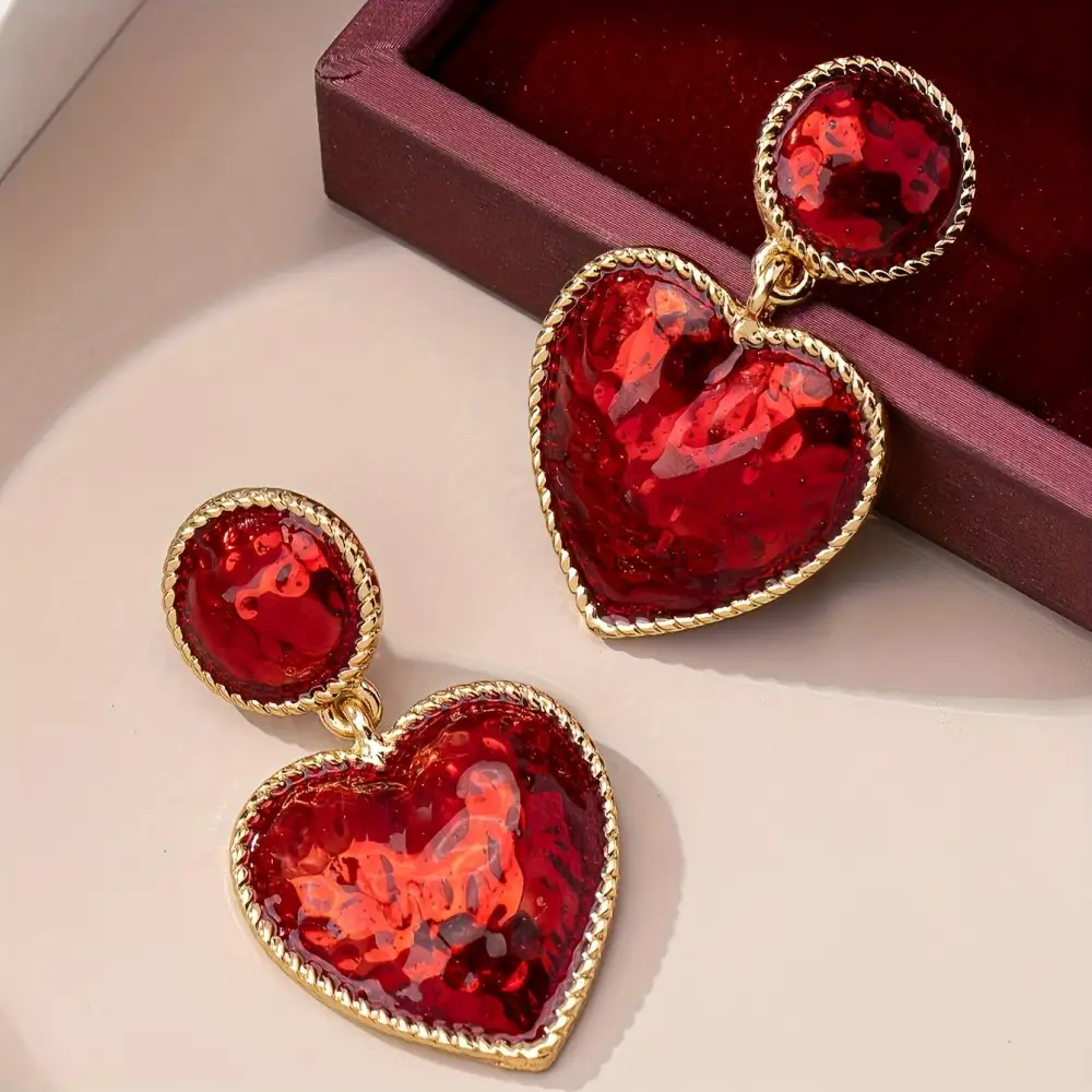 Classic Heart Detail Everyday Earrings