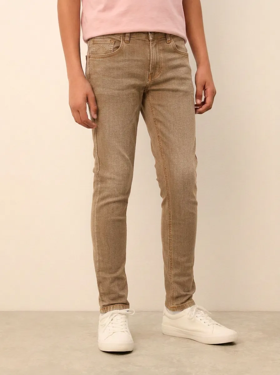 Men's Streamlined Flexible Mountain Logo Embroidered Stretch Denim Jeans