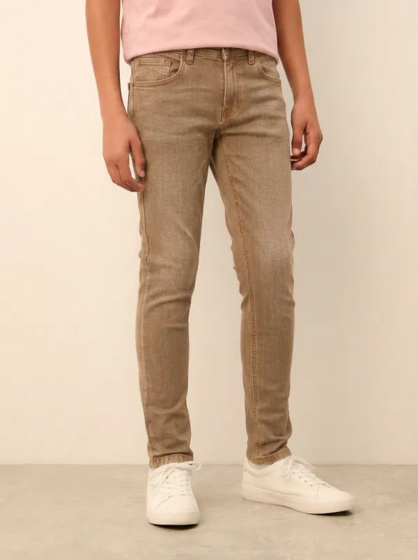 Men's Streamlined Flexible Mountain Logo Embroidered Stretch Denim Jeans