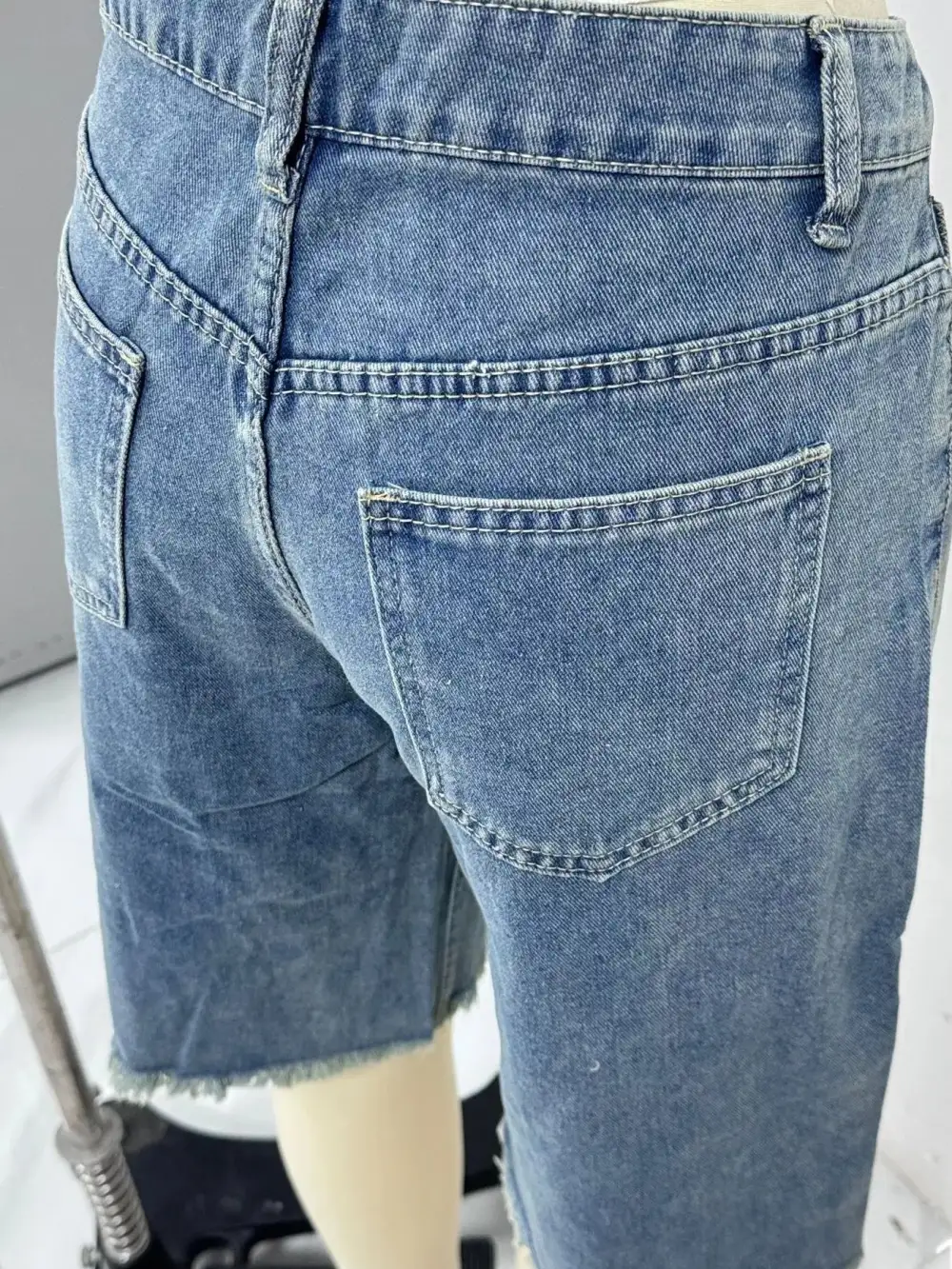 Casual Frayed Hem Shorts