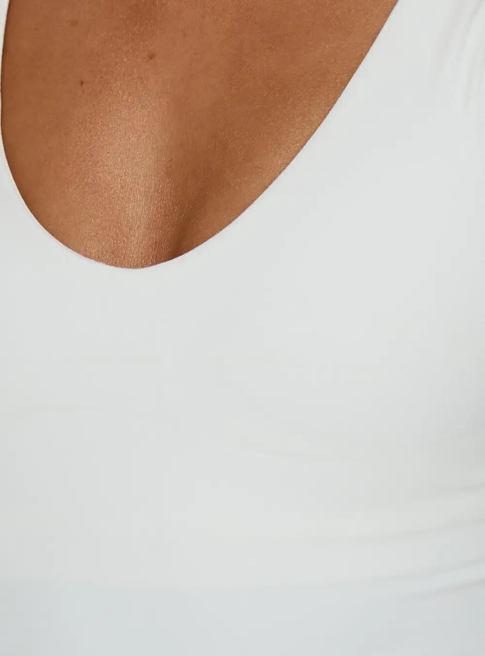Everyday Scoop Neck Cross Back Tank Top
