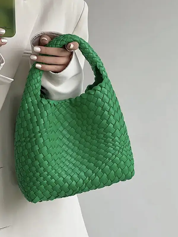 Refined Woven Vintage Shoulder Bag