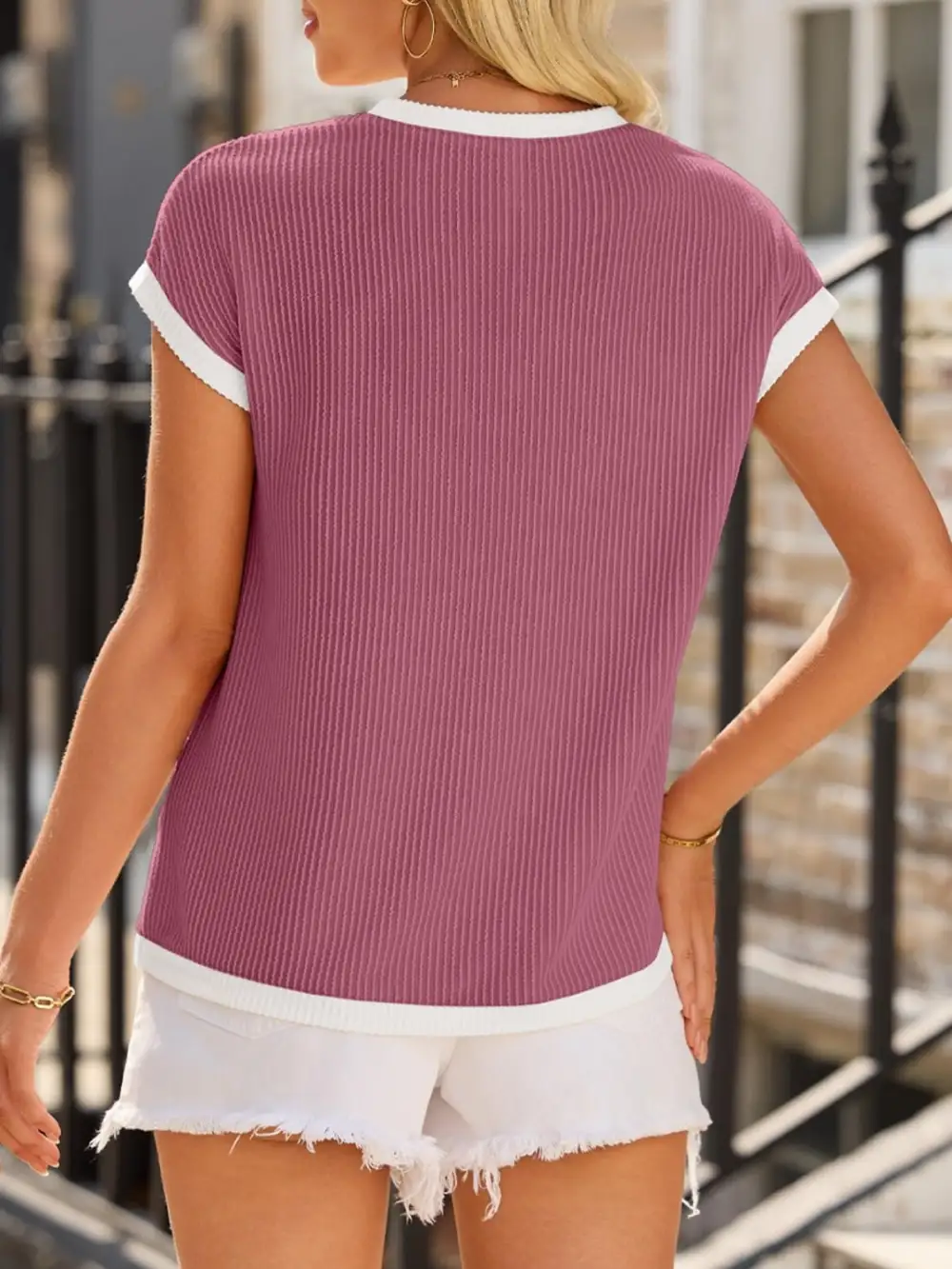 Round-Neck Short-Sleeve Contrast-Trim T-Shirt