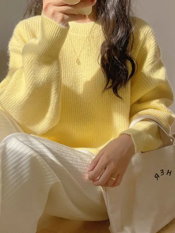 Round Neck Long Sleeve Relaxed Fit Pullover Sweater