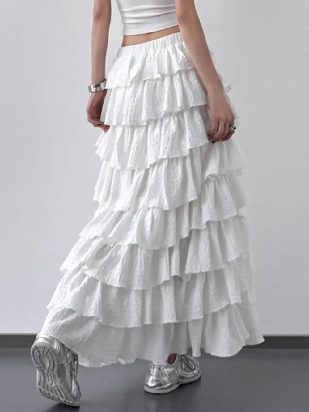 Curve Ruffle Trim Skirt