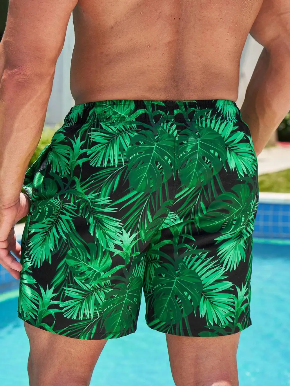 Men's Resort Tropical Print Swim Trunks