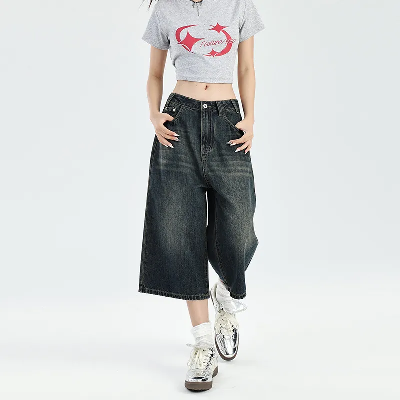 Relaxed Wide Leg Cropped Jeans