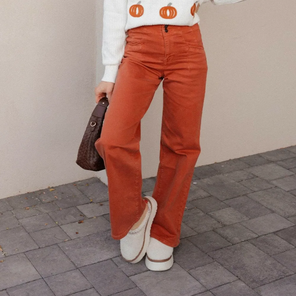 Streamlined Essential Wide Leg Jeans