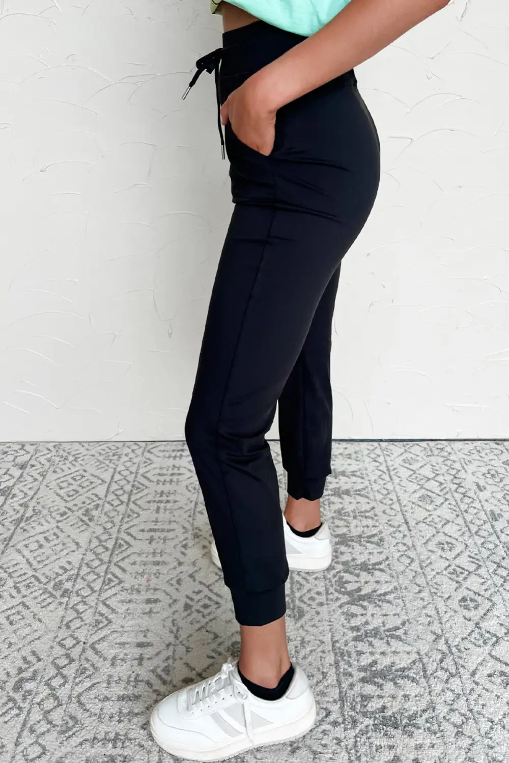Slim-Fit Drawstring Exposed-Seam Jogger Pants