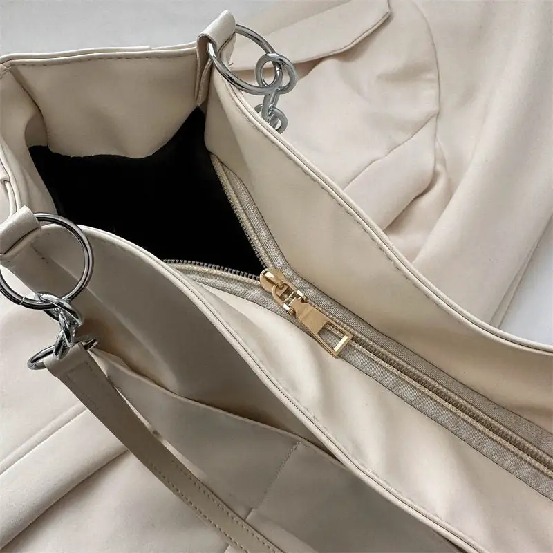 Roomy Leather Roomy Everyday Tote Bag