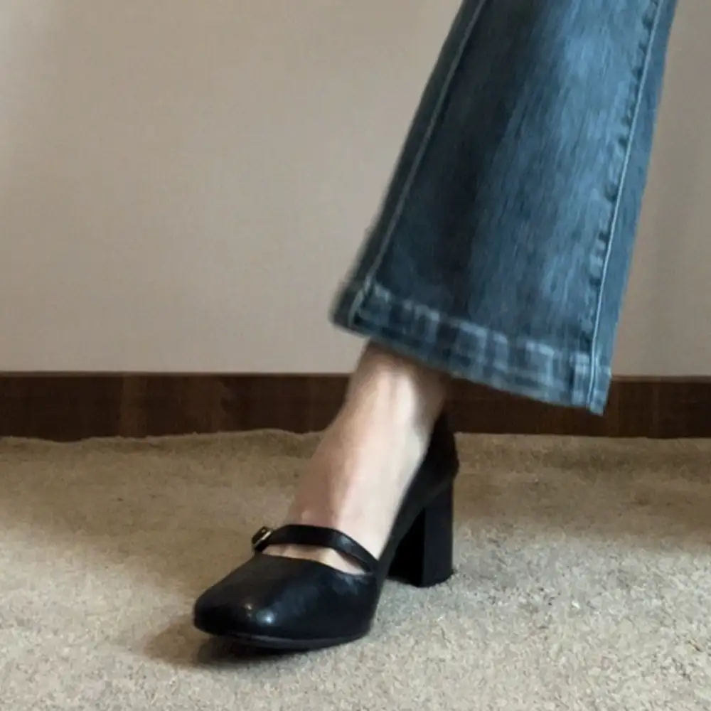 Low Heel Strap Heel Shoes