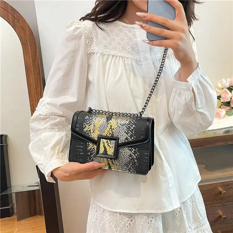 Chain Strap Zip-Top Shoulder Bag