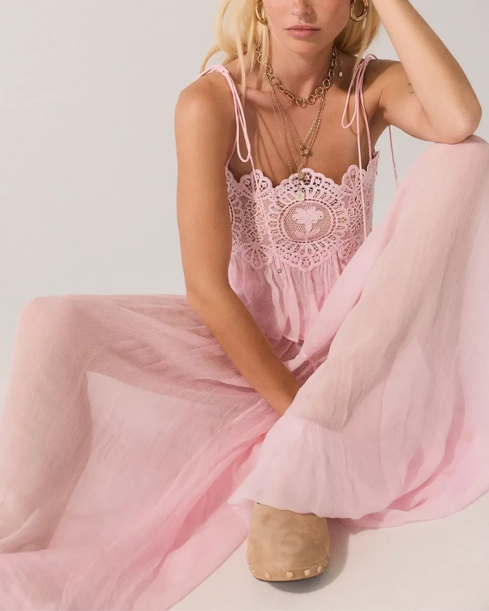 Slim Fit Ruffle Trim Open-Back Chiffon Set