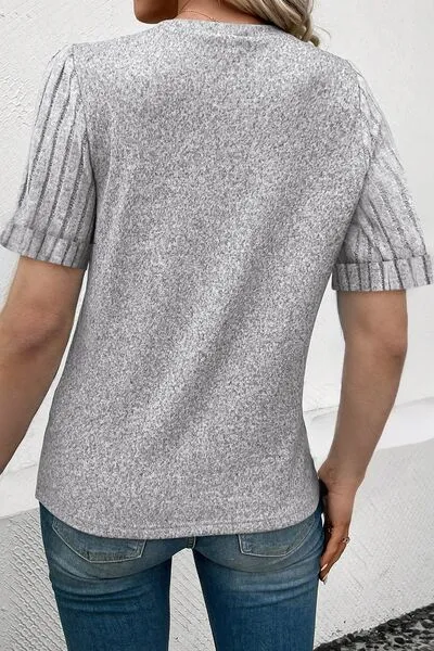 Distinctive Round-Neck Short-Sleeve T-Shirt