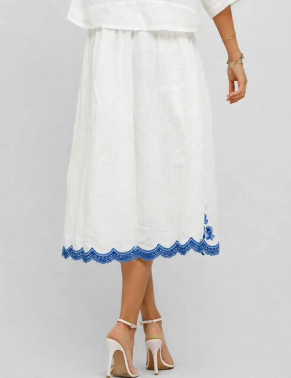 Elegant Embroidery Scalloped Midi Skirt