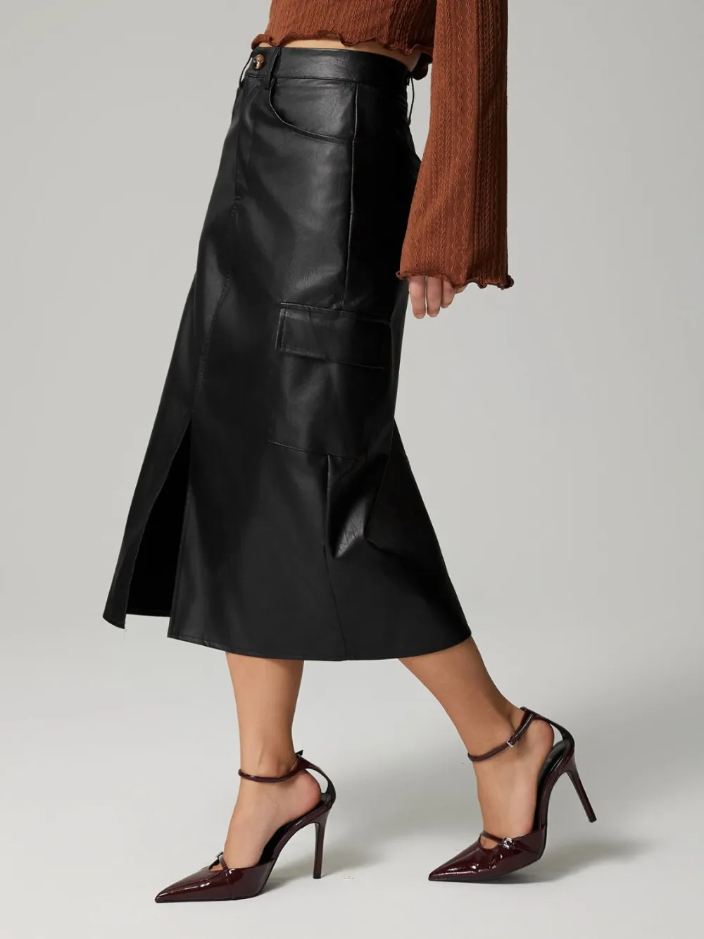 Curve Button Front Pocket Detail Skirt