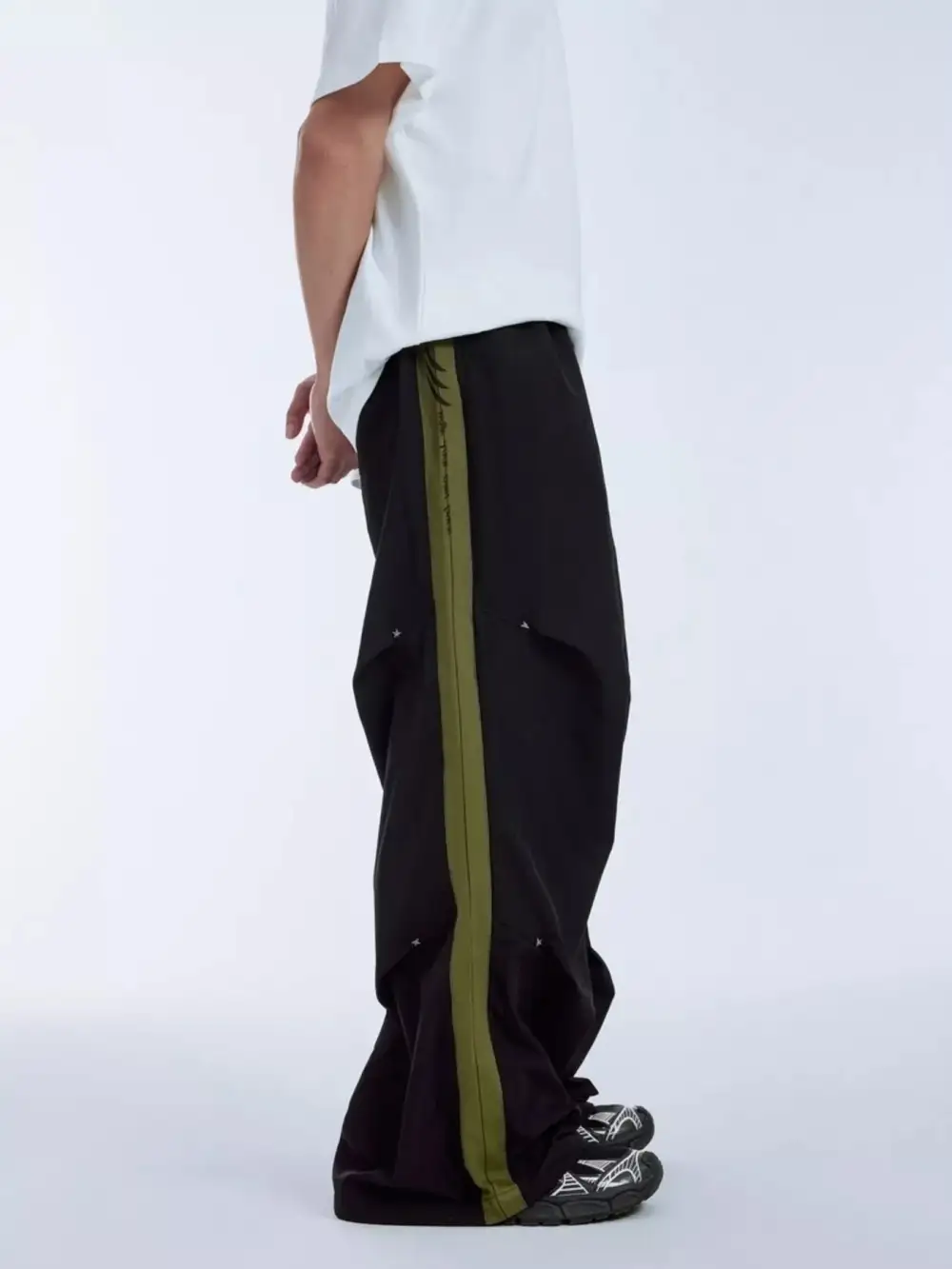 Men's Side Stripe Relaxed Fit Pants