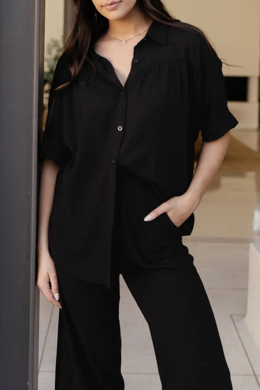 Black High-End V-Neck Versatile Shirt