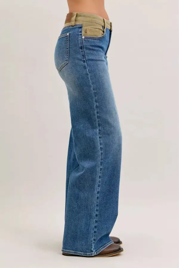 Soft Washed Pocketed Stretch Straight Leg Jeans