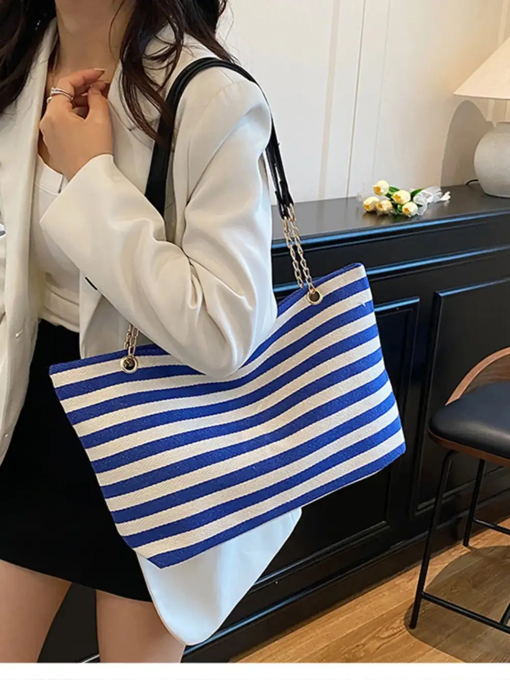 Striped Chain Strap Shoulder Bag