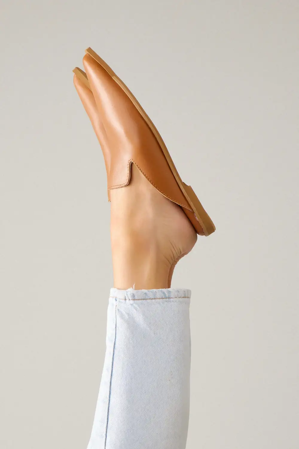 Classic Closed-Toe Leather Mule