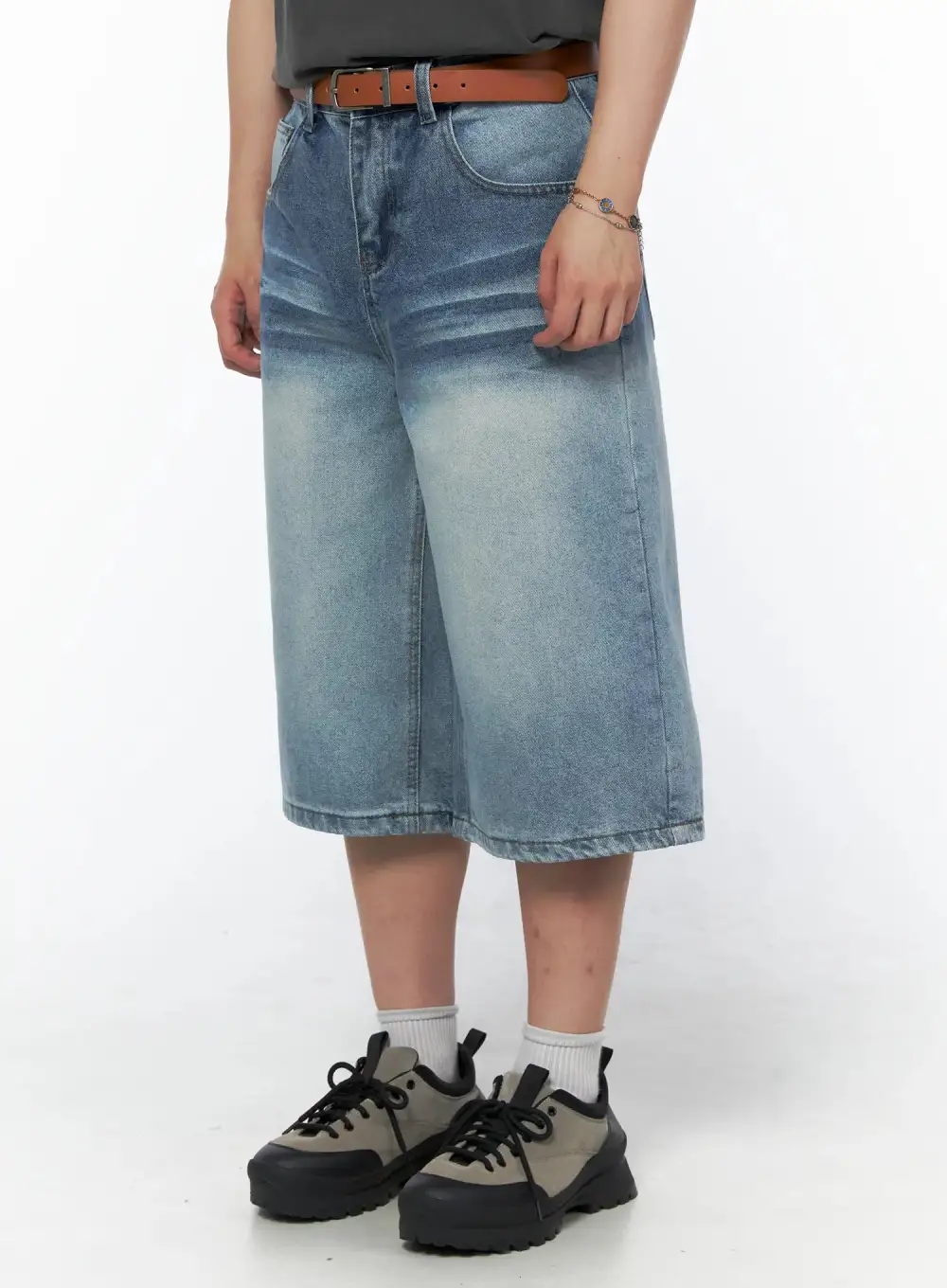 Men's Pocketed Vintage Wash Denim Shorts
