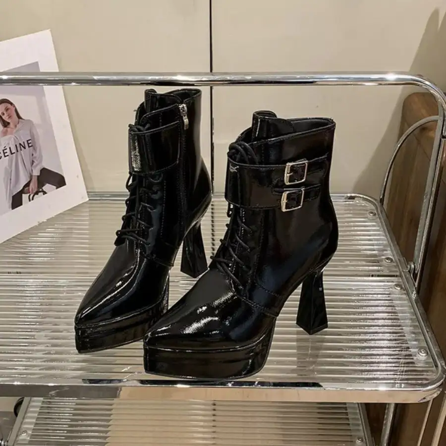 Classic Lace Up Block Heels Boots