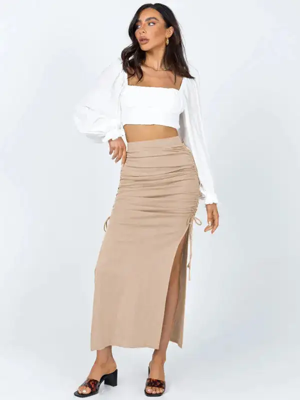 Essential Curve Fitted Skirt