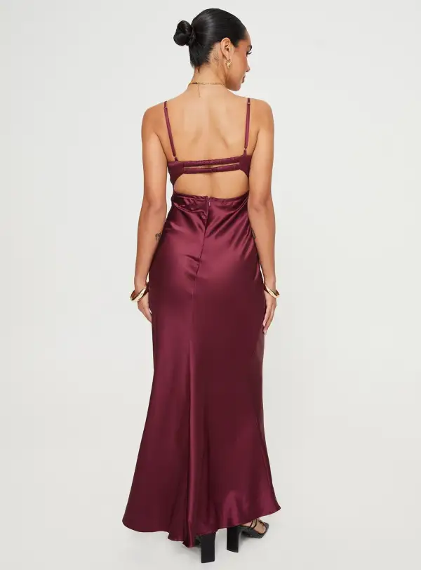 Elegant Maxi Sweetheart Neck Maxi Dress