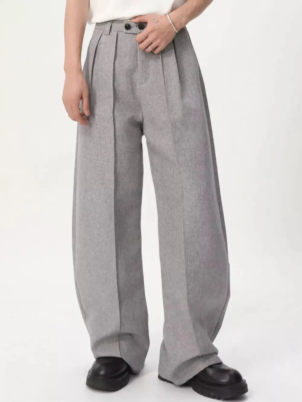 Modern Men's Wide Leg Pleated Pants
