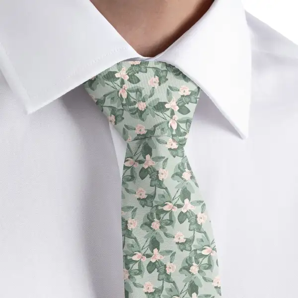 Distinctive Floral Motif Necktie