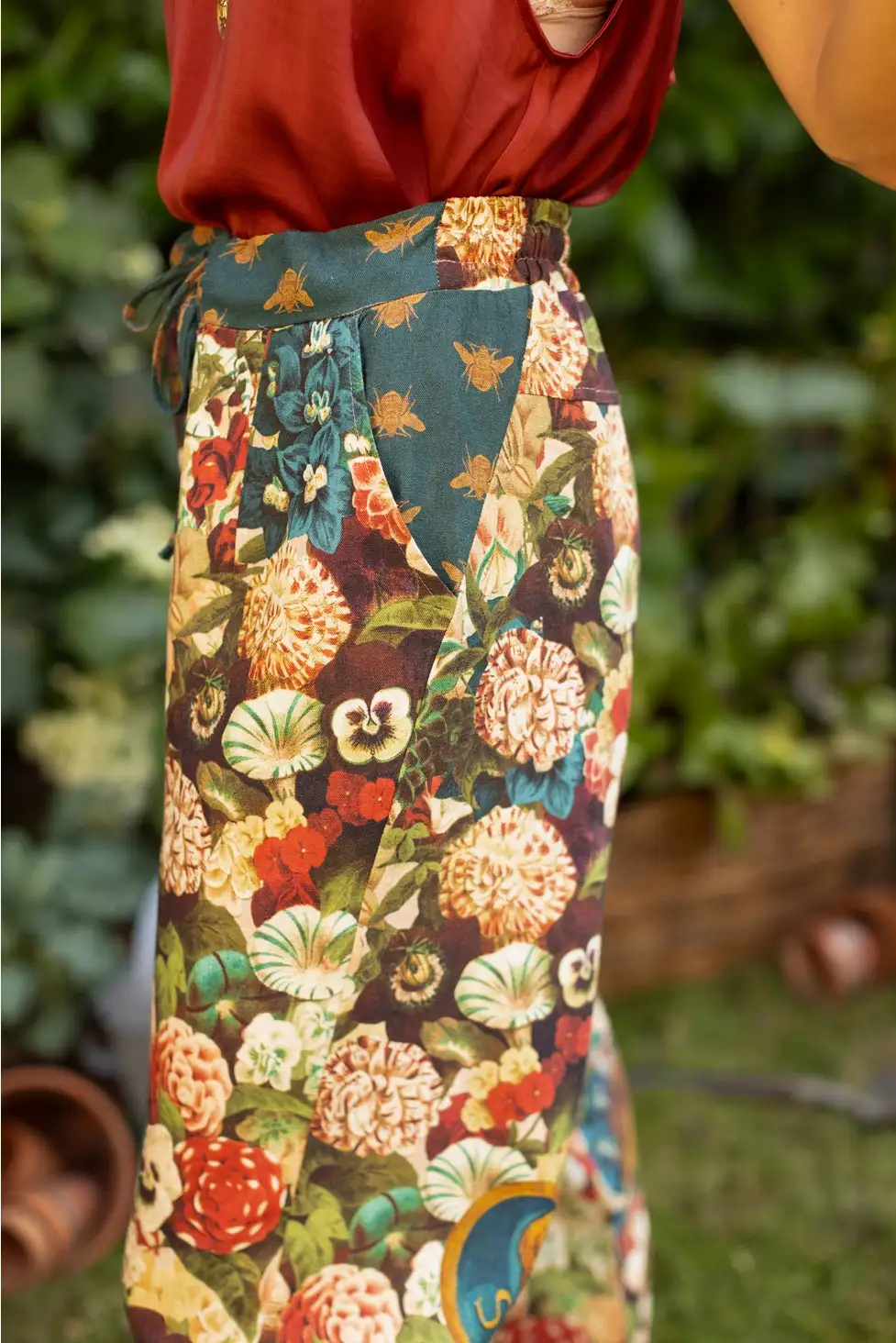 Linen Cropped Artist Pants Rabbits Bees Flowers