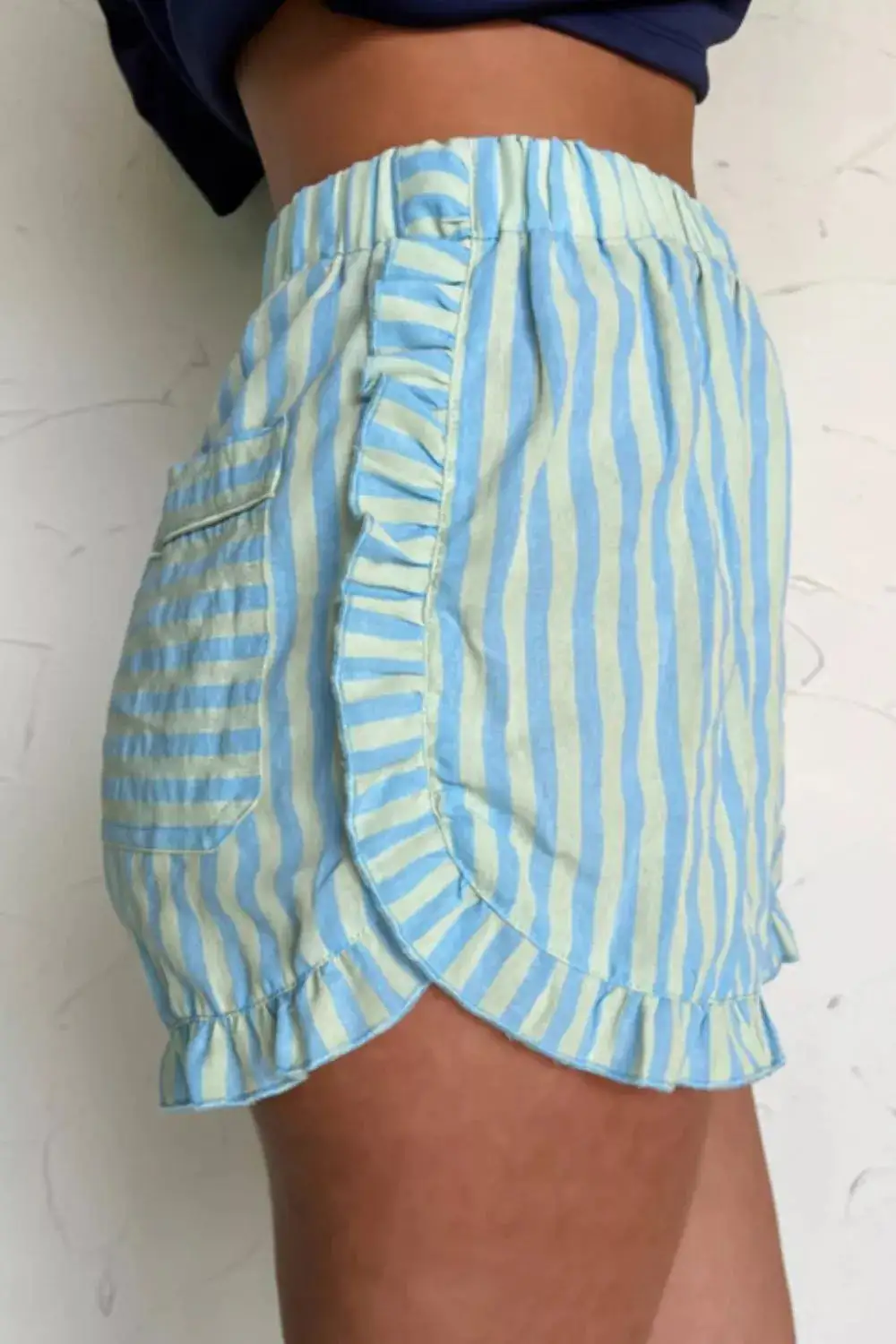 Striped Elastic Waist 6 Casual Shorts