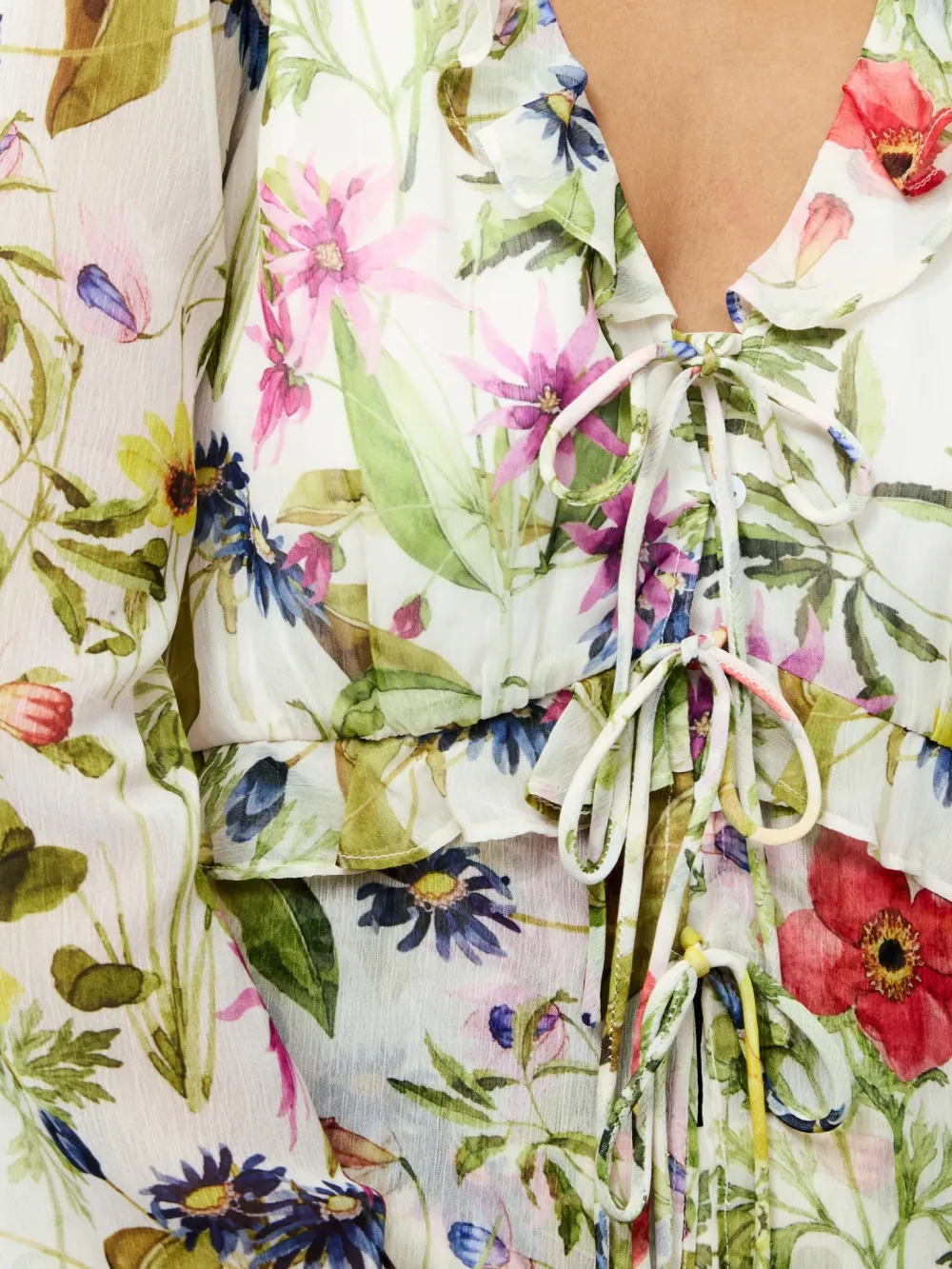 Lightweight Pleated V-Neck Tie Long Sleeve Shirt