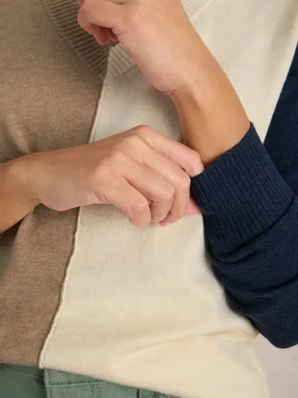 Long Sleeve V-Neck Jumper