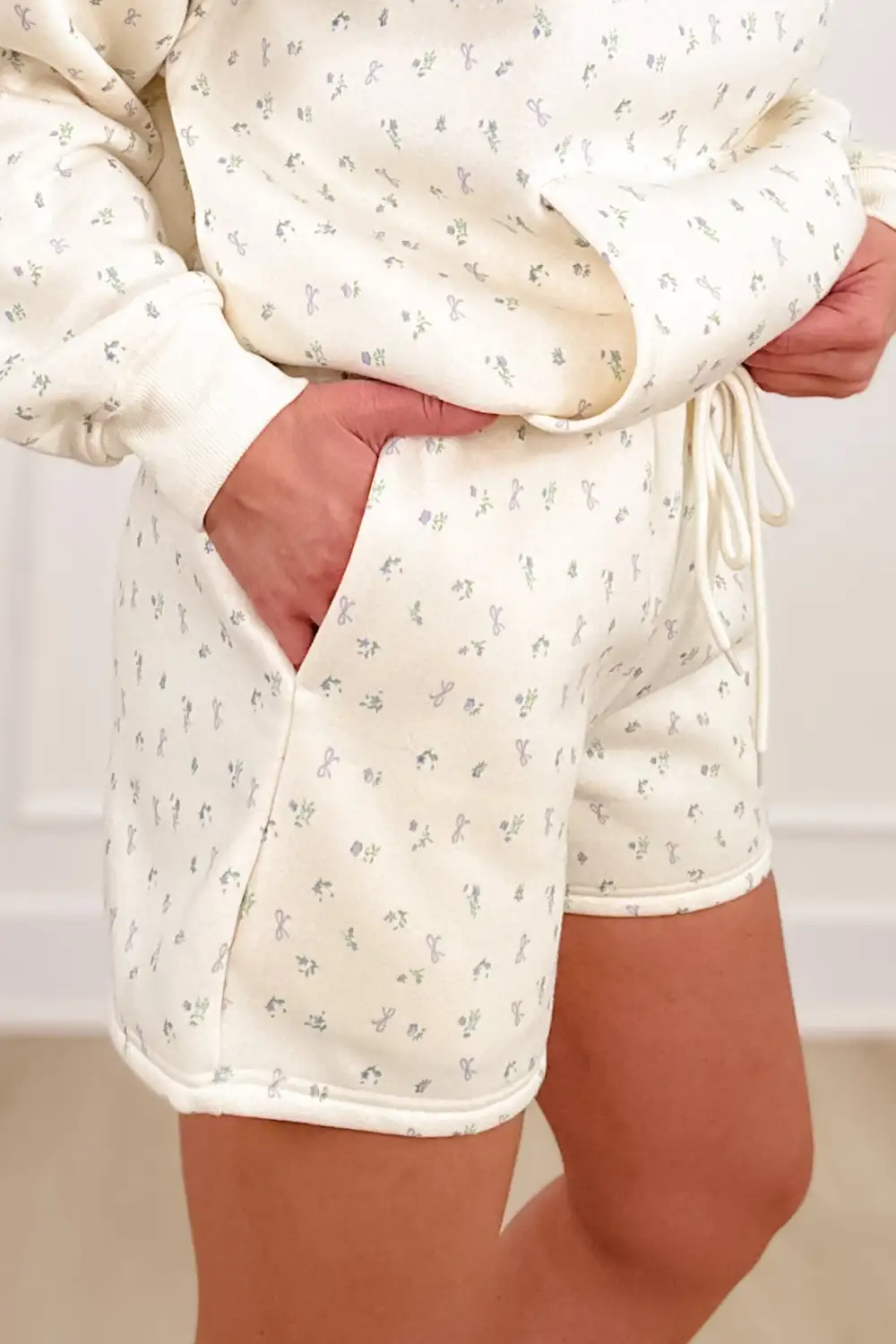 Floral Bow Print Elastic Waist Shorts