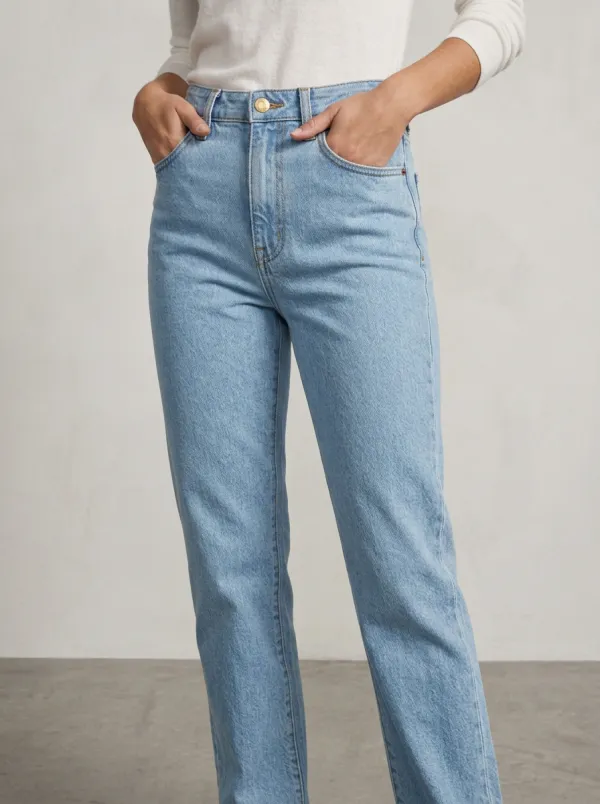 Weekend Casual Women's Straight-Leg Jeans