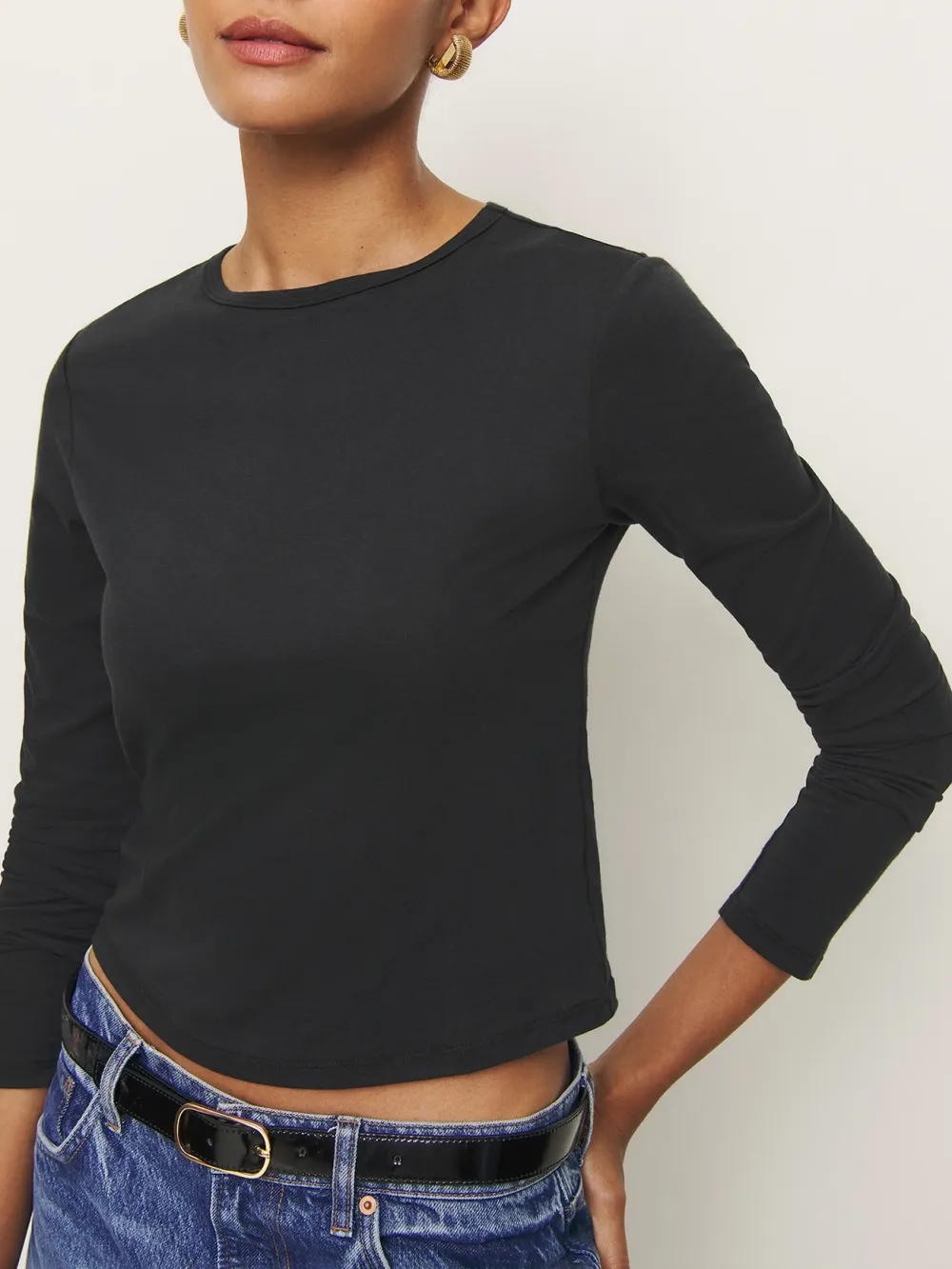Fitted Crew Neck Long Sleeve Knit Top