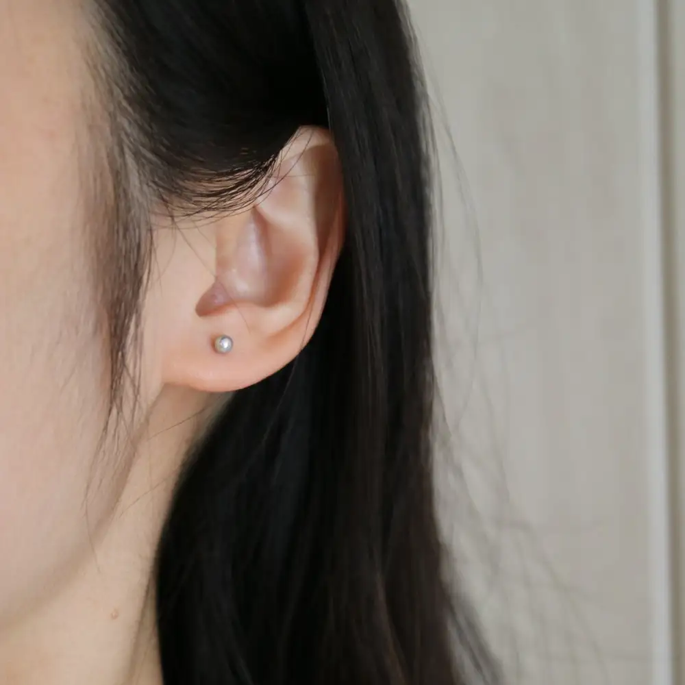Minimal Pearl Stud Earrings