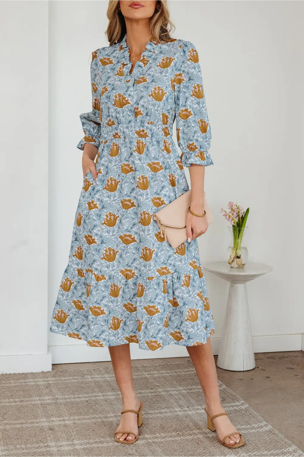 Lightweight Feel Floral Printed V Neck Dress