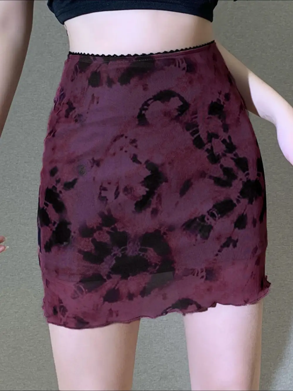 Smooth Fitted Mesh Skirt