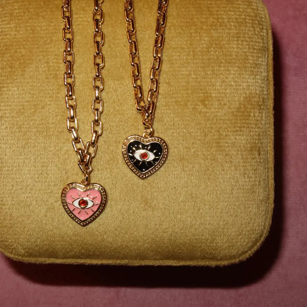 Curved Refined Heart Necklace